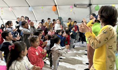 Büyükşehir Depremzede Miniklerin Yanında