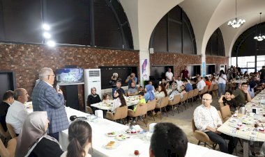 Başkan Mahçiçek, LGS’de ilk 25’e giren öğrenci ve aileleriyle buluştu