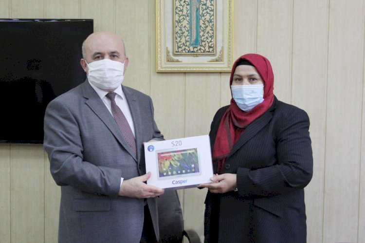 KAHRAMANMARAŞ MİLLETVEKİLİ HABİBE ÖÇAL'DAN 75 ADET TABLET BİLGİSAYAR BAĞIŞI