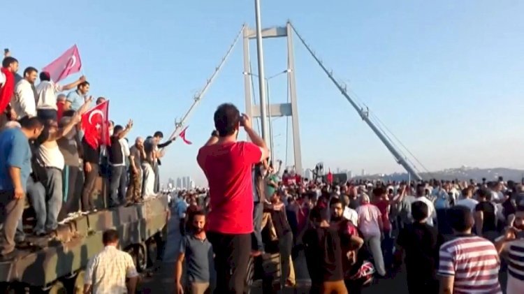İçişleri Bakanlığı, 15 Temmuz Demokrasi ve Millî Birlik Günü’nün 10. yıl dönümünde Türkiye’nin demokrasi destanını yurdun dört bir yanında yankılandırılacak geniş çaplı bir anma seferberliğine imza atacak.