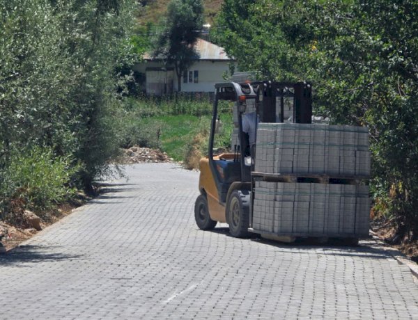 Büyükşehir, Göksun Kırsalında Ulaşım Konforunu Yükseltiyor